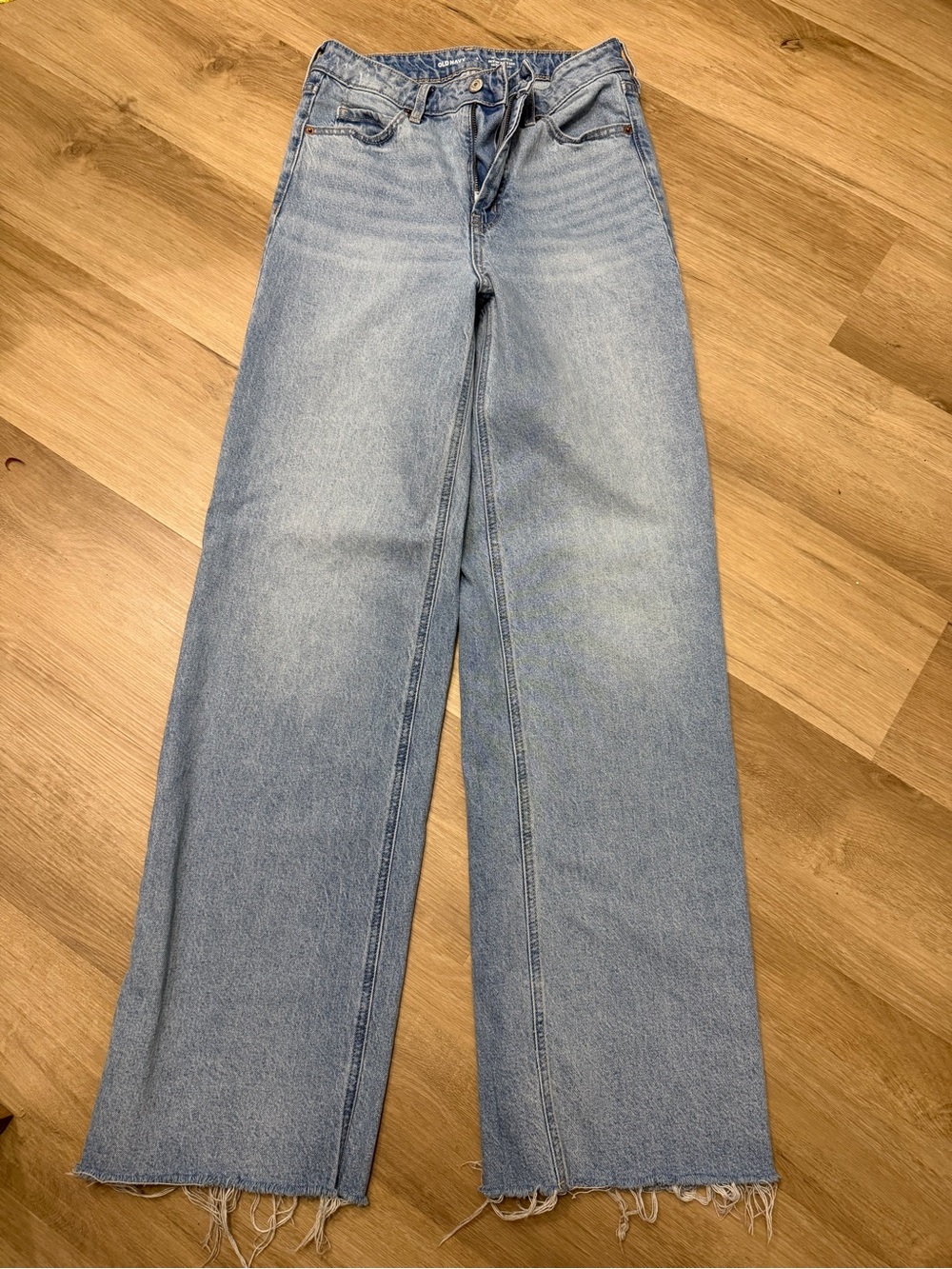 Old Navy Extra High-Waisted Wide-Leg Cutoff Jeans Size 4 Tall 32”